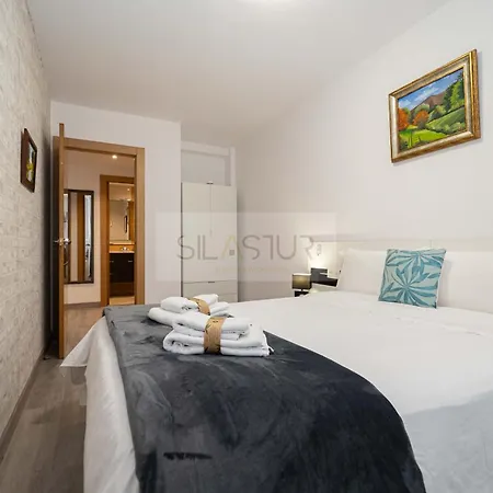 Apartamento Con Terraza Y Parking *